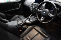 BMW Mシリーズ M2 MDCT 7速DCT LCI後期 ﾋｰﾀｰ付黒革 LEDﾍｯﾄﾞﾗｲﾄ&ﾃｰﾙ ﾀｯﾁﾊﾟﾈﾙHDDﾅﾋﾞ Bｶﾒﾗ ﾘｱPDC 19AW 車線逸脱&歩行者警告 衝突軽減ﾌﾞﾚｰｷ ｶｰﾎﾞﾝｲﾝﾃﾘｱ 2年保証