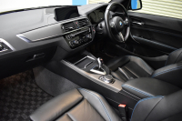 BMW Mシリーズ M2 MDCT 7速DCT LCI後期 ﾋｰﾀｰ付黒革 LEDﾍｯﾄﾞﾗｲﾄ&ﾃｰﾙ ﾀｯﾁﾊﾟﾈﾙHDDﾅﾋﾞ Bｶﾒﾗ ﾘｱPDC 19AW 車線逸脱&歩行者警告 衝突軽減ﾌﾞﾚｰｷ ｶｰﾎﾞﾝｲﾝﾃﾘｱ 2年保証