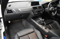 BMW Mシリーズ M2 6速MT LCI後期 ｾﾚｸﾄP ｻﾝﾙｰﾌ ﾋｰﾀｰ付黒革 LEDﾍｯﾄﾞﾗｲﾄ&ﾃｰﾙ ﾀｯﾁﾊﾟﾈﾙHDDﾅﾋﾞ Bｶﾒﾗ ﾘｱPDC 19AW 車線逸脱&歩行者警告 衝突軽減ﾌﾞﾚｰｷ ｶｰﾎﾞﾝｲﾝﾃﾘｱ ｶｰﾎﾞﾝﾄﾗﾝｸｽﾎﾟｲﾗｰ iｽﾄｯﾌﾟ ｽﾏｰﾄｷｰ 2年保証