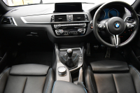 BMW Mシリーズ M2 6速MT LCI後期 ｾﾚｸﾄP ｻﾝﾙｰﾌ ﾋｰﾀｰ付黒革 LEDﾍｯﾄﾞﾗｲﾄ&ﾃｰﾙ ﾀｯﾁﾊﾟﾈﾙHDDﾅﾋﾞ Bｶﾒﾗ ﾘｱPDC 19AW 車線逸脱&歩行者警告 衝突軽減ﾌﾞﾚｰｷ ｶｰﾎﾞﾝｲﾝﾃﾘｱ ｶｰﾎﾞﾝﾄﾗﾝｸｽﾎﾟｲﾗｰ iｽﾄｯﾌﾟ ｽﾏｰﾄｷｰ 2年保証