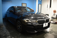 BMW 5シリーズ 530e Mｽﾎﾟｰﾂ ｴﾃﾞｨｼｮﾝｼﾞｮｲ+ LCI後期 PHEV 全席ﾋｰﾀｰ付茶革 新ﾃﾞｻﾞｲﾝLEDﾍｯﾄﾞﾗｲﾄ 可変ｻｽﾍﾟﾝｼｮﾝ ﾗｲﾌﾞｺｸﾋﾟｯﾄ ACC HUD LCW ﾀｯﾁﾊﾟﾈﾙﾅﾋﾞ3Dﾋﾞｭｰ全周囲ｶﾒ ﾌﾙｾｸﾞ 電動ﾄﾗﾝｸ 2年保証