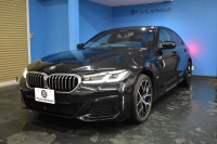 BMW 5シリーズ 530e Mｽﾎﾟｰﾂ ｴﾃﾞｨｼｮﾝｼﾞｮｲ+ LCI後期 PHEV 全席ﾋｰﾀｰ付茶革 新ﾃﾞｻﾞｲﾝLEDﾍｯﾄﾞﾗｲﾄ 可変ｻｽﾍﾟﾝｼｮﾝ ﾗｲﾌﾞｺｸﾋﾟｯﾄ ACC HUD LCW ﾀｯﾁﾊﾟﾈﾙﾅﾋﾞ3Dﾋﾞｭｰ全周囲ｶﾒ ﾌﾙｾｸﾞ 電動ﾄﾗﾝｸ 2年保証