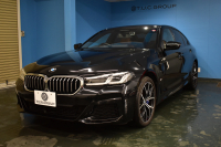 BMW 5シリーズ 530e Mｽﾎﾟｰﾂ ｴﾃﾞｨｼｮﾝｼﾞｮｲ+ LCI後期 PHEV 全席ﾋｰﾀｰ付茶革 新ﾃﾞｻﾞｲﾝLEDﾍｯﾄﾞﾗｲﾄ 可変ｻｽﾍﾟﾝｼｮﾝ ﾗｲﾌﾞｺｸﾋﾟｯﾄ ACC HUD LCW ﾀｯﾁﾊﾟﾈﾙﾅﾋﾞ3Dﾋﾞｭｰ全周囲ｶﾒ ﾌﾙｾｸﾞ 電動ﾄﾗﾝｸ 2年保証