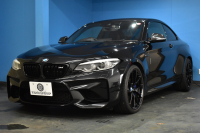 BMW Mシリーズ M2 ｴﾃﾞｨｼｮﾝﾌﾞﾗｯｸｼｬﾄﾞｳ LCI後期 100台限定 Mperformance19AW&ｶｰﾎﾞﾝﾃﾞｨﾌｭｰｻﾞｰ ﾋｰﾀｰ付黒革 ｱﾀﾞﾌﾟﾃｨﾌﾞﾍｷｻｺﾞﾅﾙLEDﾍｯﾄﾞﾗｲﾄ&ﾃｰﾙ ﾀｯﾁﾊﾟﾈﾙHDDﾅﾋﾞBｶﾒﾗ 車線逸脱&歩行者警告 衝突軽減ﾌﾞﾚｰｷ ｽﾏｰﾄｷｰ 2年保証