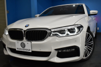 BMW 5シリーズ 530i Mｽﾎﾟｰﾂ ｲﾉﾍﾞｰｼｮﾝ＆ﾊｲﾗｲﾝP ｻﾝﾙｰﾌ 液晶ﾒｰﾀｰ  高出力ﾓﾃﾞﾙ  全席ﾋｰﾀｰ付黒革 HUD LEDﾍｯﾄﾞﾗｲﾄ 追従ACC 車線変更警告 ﾜｲﾔﾚｽ充電 ｼﾞｪｽﾁｬｰC ﾀｯﾁﾊﾟﾈﾙ対応iﾄﾞﾗｲﾌﾞHDDﾅﾋﾞﾌﾙｾｸﾞ 3Dﾋﾞｭｰ Pｱｼｽﾄﾌﾟﾗｽ 電動ﾄﾗﾝｸ 2年保証