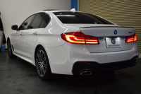 BMW 5シリーズ 530i Mｽﾎﾟｰﾂ ｲﾉﾍﾞｰｼｮﾝ＆ﾊｲﾗｲﾝP ｻﾝﾙｰﾌ 液晶ﾒｰﾀｰ  高出力ﾓﾃﾞﾙ  全席ﾋｰﾀｰ付黒革 HUD LEDﾍｯﾄﾞﾗｲﾄ 追従ACC 車線変更警告 ﾜｲﾔﾚｽ充電 ｼﾞｪｽﾁｬｰC ﾀｯﾁﾊﾟﾈﾙ対応iﾄﾞﾗｲﾌﾞHDDﾅﾋﾞﾌﾙｾｸﾞ 3Dﾋﾞｭｰ Pｱｼｽﾄﾌﾟﾗｽ 電動ﾄﾗﾝｸ 2年保証