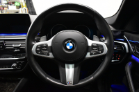 BMW 5シリーズ 530i Mｽﾎﾟｰﾂ ｲﾉﾍﾞｰｼｮﾝ＆ﾊｲﾗｲﾝP ｻﾝﾙｰﾌ 液晶ﾒｰﾀｰ  高出力ﾓﾃﾞﾙ  全席ﾋｰﾀｰ付黒革 HUD LEDﾍｯﾄﾞﾗｲﾄ 追従ACC 車線変更警告 ﾜｲﾔﾚｽ充電 ｼﾞｪｽﾁｬｰC ﾀｯﾁﾊﾟﾈﾙ対応iﾄﾞﾗｲﾌﾞHDDﾅﾋﾞﾌﾙｾｸﾞ 3Dﾋﾞｭｰ Pｱｼｽﾄﾌﾟﾗｽ 電動ﾄﾗﾝｸ 2年保証