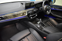 BMW 5シリーズ 530i Mｽﾎﾟｰﾂ ｲﾉﾍﾞｰｼｮﾝ＆ﾊｲﾗｲﾝP ｻﾝﾙｰﾌ 液晶ﾒｰﾀｰ  高出力ﾓﾃﾞﾙ  全席ﾋｰﾀｰ付黒革 HUD LEDﾍｯﾄﾞﾗｲﾄ 追従ACC 車線変更警告 ﾜｲﾔﾚｽ充電 ｼﾞｪｽﾁｬｰC ﾀｯﾁﾊﾟﾈﾙ対応iﾄﾞﾗｲﾌﾞHDDﾅﾋﾞﾌﾙｾｸﾞ 3Dﾋﾞｭｰ Pｱｼｽﾄﾌﾟﾗｽ 電動ﾄﾗﾝｸ 2年保証