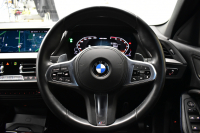 BMW 1シリーズ M135i xDrive 期間限定特別掲載 4WD ﾃﾞﾋﾞｭｰP ﾋｰﾀｰ付電動Mｽﾎﾟｰﾂｼｰﾄ 可変ｻｽﾍﾟﾝｼｮﾝ Mｼｰﾄﾍﾞﾙﾄ Mｽﾎﾟｰﾂﾌﾞﾚｰｷ 追従ACC BMWﾗｲﾌﾞｺｯｸﾋﾟｯﾄ ﾀｯﾁﾊﾟﾈﾙﾅﾋﾞ ｱｯﾌﾟﾙｶｰﾌﾟﾚｲ LEDﾍｯﾄﾞﾗｲﾄ 電動Rｹﾞｰﾄ 2年保証