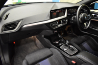 BMW 1シリーズ M135i xDrive 期間限定特別掲載 4WD ﾃﾞﾋﾞｭｰP ﾋｰﾀｰ付電動Mｽﾎﾟｰﾂｼｰﾄ 可変ｻｽﾍﾟﾝｼｮﾝ Mｼｰﾄﾍﾞﾙﾄ Mｽﾎﾟｰﾂﾌﾞﾚｰｷ 追従ACC BMWﾗｲﾌﾞｺｯｸﾋﾟｯﾄ ﾀｯﾁﾊﾟﾈﾙﾅﾋﾞ ｱｯﾌﾟﾙｶｰﾌﾟﾚｲ LEDﾍｯﾄﾞﾗｲﾄ 電動Rｹﾞｰﾄ 2年保証