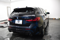 BMW 1シリーズ M135i xDrive 期間限定特別掲載 4WD ﾃﾞﾋﾞｭｰP ﾋｰﾀｰ付電動Mｽﾎﾟｰﾂｼｰﾄ 可変ｻｽﾍﾟﾝｼｮﾝ Mｼｰﾄﾍﾞﾙﾄ Mｽﾎﾟｰﾂﾌﾞﾚｰｷ 追従ACC BMWﾗｲﾌﾞｺｯｸﾋﾟｯﾄ ﾀｯﾁﾊﾟﾈﾙﾅﾋﾞ ｱｯﾌﾟﾙｶｰﾌﾟﾚｲ LEDﾍｯﾄﾞﾗｲﾄ 電動Rｹﾞｰﾄ 2年保証