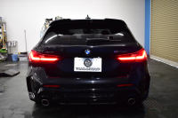 BMW 1シリーズ M135i xDrive 期間限定特別掲載 4WD ﾃﾞﾋﾞｭｰP ﾋｰﾀｰ付電動Mｽﾎﾟｰﾂｼｰﾄ 可変ｻｽﾍﾟﾝｼｮﾝ Mｼｰﾄﾍﾞﾙﾄ Mｽﾎﾟｰﾂﾌﾞﾚｰｷ 追従ACC BMWﾗｲﾌﾞｺｯｸﾋﾟｯﾄ ﾀｯﾁﾊﾟﾈﾙﾅﾋﾞ ｱｯﾌﾟﾙｶｰﾌﾟﾚｲ LEDﾍｯﾄﾞﾗｲﾄ 電動Rｹﾞｰﾄ 2年保証