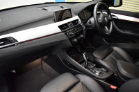 BMW X1 Xﾄﾞﾗｲﾌﾞ20i Mｽﾎﾟｰﾂ 中期ﾓﾃﾞﾙ 4WD ﾋｰﾀｰ付黒革 ｱﾄﾞﾊﾞﾝｽﾄﾞｱｸﾃｨﾌﾞｾｰﾌﾃｨ&ｺﾝﾌｫｰﾄP 追従ACC HUD 18AW NEWﾃﾞｻﾞｲﾝﾒｰﾀｰ LEDﾍｯﾄﾞﾗｲﾄ ﾀｯﾁﾊﾟﾈﾙHDDﾅﾋﾞBｶﾒﾗ 前後PDC  衝突軽減B 車線逸脱&歩行者警告 電動Rｹﾞｰﾄ ｽﾏｰﾄｷｰ 2年保証