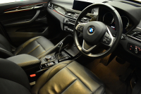 BMW X1 Xdrive20i Xﾗｲﾝ 中期 4WD ﾊｲﾗｲﾝ&ｺﾝﾌｫｰﾄ&ｱﾄﾞﾊﾞﾝｽﾄﾞｱｸﾃｨﾌﾞｾｰﾌﾃｨP 追従ACC HUD ﾋｰﾀｰ付電動黒革 LEDﾍｯﾄﾞﾗｲﾄ 18AW 衝突軽減B ﾀｯﾁﾊﾟﾈﾙﾅﾋﾞ Bｶﾒﾗ 前後PDC Pｱｼｽﾄ 電動Rｹﾞｰﾄ ｽﾏｰﾄｷｰ  2年保証
