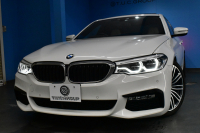 BMW 5シリーズ 530i Mｽﾎﾟｰﾂ 高出力ﾓﾃﾞﾙ ｻﾝﾙｰﾌ ﾃﾞﾋﾞｭｰP 全席ﾋｰﾀｰ付ｱｲﾎﾞﾘｰ革 ｿﾌﾄｸﾛｰｽﾞﾄﾞｱ HUD LEDﾍｯﾄﾞﾗｲﾄ 追従ACC H&Rﾀﾞｳﾝｻｽ LCW 液晶ﾒｰﾀｰ ｼﾞｪｽﾁｬｰ付ﾀｯﾁﾊﾟﾈﾙ対応iﾄﾞﾗｲﾌﾞHDDﾅﾋﾞﾌﾙｾｸﾞ 全周囲ｶﾒﾗ3DﾋﾞｭｰPｱｼｽﾄ 電動ﾄﾗﾝｸ 2年保証