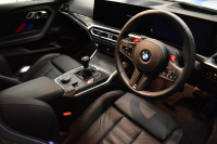 BMW Mシリーズ M2ｸｰﾍﾟ 6速MT 新車保証R8年4月迄 ｶｰﾎﾞﾝﾙｰﾌ ﾊｲﾗｲﾝP ｶｰﾌﾞﾄﾞﾃﾞｨｽﾌﾟﾚｲ ﾋｰﾀｰ付黒革Mｽﾎﾟｰﾂｼｰﾄ(専用ﾊｲﾗｲﾄ付) ｶｰﾎﾞﾝｲﾝﾃﾘｱﾄﾘﾑ 可変Mｻｽ Mｺﾝﾊﾟｳﾝﾄﾞﾌﾞﾚｰｷ HUD BMWﾗｲﾌﾞｺｯｸﾋﾟｯﾄ ﾅﾋﾞ ｱｯﾌﾟﾙｶｰﾌﾟﾚｲ LEDﾍｯﾄﾞﾗｲﾄ 2年保証