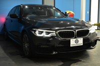 BMW 5シリーズ 540i Xﾄﾞﾗｲﾌﾞ Mｽﾎﾟｰﾂ 型式変更後ﾓﾃﾞﾙ 4WD ｺﾝﾌｫｰﾄ&ｾﾚｸﾄ&ﾊｲﾗｲﾝP ﾗｲﾌﾞｺｯｸﾋﾟｯﾄ ｻﾝﾙｰﾌ harman/kardon Fﾍﾞﾝﾁﾚｰｼｮﾝ&ﾏｯｻｰｼﾞ 全席ﾋｰﾀｰ付黒革 Mｽﾎﾟｰﾂﾌﾞﾚｰｷ LEDﾍｯﾄﾞ 液晶ﾒｰﾀｰ ACC HUD LCW  ﾀｯﾁﾊﾟﾈﾙﾅﾋﾞ全周囲ｶﾒﾗ ﾌﾙｾｸﾞ 2年保証