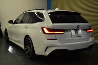 BMW 3シリーズ 330iﾂｰﾘﾝｸﾞ Mｽﾎﾟｰﾂ 高出力 ｲﾉﾍﾞｰｼｮﾝ&ﾊｲﾗｲﾝ&ｻｳﾝﾄﾞ＆ｺﾝﾌｫｰﾄP ﾚｰｻﾞｰLEDﾗｲﾄ ﾋｰﾀｰ付黒革 ACC HUD 19AW Mｽﾎﾟｰﾂﾌﾞﾚｰｷ ﾊﾟｰｷﾝｸﾞｱｼｽﾄ+ 全周囲ｶﾒﾗ ｼﾞｪｽﾁｬｰC対応ﾀｯﾁﾊﾟﾈﾙﾅﾋﾞ ｱｯﾌﾟﾙｶｰﾌﾟﾚｲ 電動Rｹﾞｰﾄ ﾜｲﾔﾚｽ充電2年保証