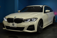 BMW 3シリーズ 330iﾂｰﾘﾝｸﾞ Mｽﾎﾟｰﾂ 高出力 ｲﾉﾍﾞｰｼｮﾝ&ﾊｲﾗｲﾝ&ｻｳﾝﾄﾞ＆ｺﾝﾌｫｰﾄP ﾚｰｻﾞｰLEDﾗｲﾄ ﾋｰﾀｰ付黒革 ACC HUD 19AW Mｽﾎﾟｰﾂﾌﾞﾚｰｷ ﾊﾟｰｷﾝｸﾞｱｼｽﾄ+ 全周囲ｶﾒﾗ ｼﾞｪｽﾁｬｰC対応ﾀｯﾁﾊﾟﾈﾙﾅﾋﾞ ｱｯﾌﾟﾙｶｰﾌﾟﾚｲ 電動Rｹﾞｰﾄ ﾜｲﾔﾚｽ充電2年保証