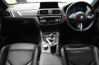BMW Mシリーズ M2 ｺﾝﾍﾟﾃｨｼｮﾝ MDCT 7速DCT LCI後期  ﾊｰﾏﾝｶｰﾄﾞﾝ 専用410馬力ｴﾝｼﾞﾝ LEDﾍｯﾄﾞﾗｲﾄ&ﾃｰﾙ ﾋｰﾀｰ付黒革 ﾀｯﾁﾊﾟﾈﾙHDDﾅﾋﾞBｶﾒﾗ 19AW 衝突軽減B 車線逸脱＆歩行者警告 ｶｰﾎﾞﾝｲﾝﾃﾘｱ Mｼｰﾄﾍﾞﾙﾄ 2年保証