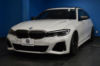 BMW 3シリーズ M340i Xﾄﾞﾗｲﾌﾞ ﾂｰﾘﾝｸﾞ ｲﾉﾍﾞｰｼｮﾝP ﾊﾟﾉﾗﾏｻﾝﾙｰﾌ KW車高調 M Performanceｶｰﾎﾞﾝｲﾝﾃﾘｱ ｲﾉﾍﾞｰｼｮﾝP ﾋｰﾀｰ付黒革 ACC HUD ﾚｰｻﾞｰLEDﾗｲﾄ ﾚｲｽﾞ19AW ｼﾞｪｽﾁｬｰC付ﾀｯﾁﾊﾟﾈﾙﾅﾋﾞ全周囲ｶﾒﾗ駐車ｱｼｽﾄ ﾊｰﾏﾝｶｰﾄﾞﾝ 車線変更&逸脱警告 2年保証