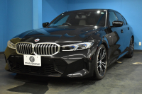 BMW 3シリーズ 320d Xﾄﾞﾗｲﾌﾞ Mｽﾎﾟｰﾂ ｺﾝﾌｫｰﾄP 4WD LCI後期 新車保証R8年4月迄 ｶｰﾌﾞﾄﾞﾃﾞｨｽﾌﾟﾚｲ ﾋｰﾀｰ付白革 LEDﾍｯﾄﾞﾗｲﾄ 19AW Pｱｼｽﾄﾌﾟﾗｽ 3Dﾋﾞｭｰ全周囲ｶﾒﾗ BMWﾗｲﾌﾞｺｯｸﾋﾟｯﾄ ｱｯﾌﾟﾙｶｰﾌﾟﾚｲ  ACC HUD 車線変更&逸脱&歩行者警告 KW車高調 2年保証