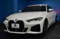 BMW 4シリーズ 420iｸﾞﾗﾝｸｰﾍﾟ Mｽﾎﾟｰﾂ ｻｳﾝﾄﾞ&ﾊｲﾗｲﾝ&ｺﾝﾌｫｰﾄP ﾋｰﾀｰ付黒革 ﾊｰﾏﾝｶｰﾄﾞﾝ 19AW LEDﾍｯﾄﾞﾗｲﾄ 追従ACC LCW ﾗｲﾌﾞｺｸﾋﾟｯﾄ ﾀｯﾁﾊﾟﾈﾙﾅﾋﾞ全周囲ｶﾒﾗ Apple Car Play ﾌﾙｾｸﾞTV  2年保証