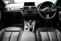 BMW Mシリーズ M2 ｸｰﾍﾟ MDCT 7速DCT LCI後期 ｾﾚｸﾄ&MﾄﾞﾗｲﾊﾞｰｽﾞP ｻﾝR 最高速270㎞/h Mﾊﾟﾌｫｽﾃｱﾘﾝｸﾞ ﾍｷｻｺﾞﾅﾙLEDﾍｯﾄﾞﾗｲﾄ&ﾃｰﾙ ﾋｰﾀｰ付黒革 harman/kardon ﾀｯﾁﾊﾟﾈﾙHDDﾅﾋﾞBｶﾒﾗ 19AW 車線逸脱&歩行者警告 衝突軽減ﾌﾞﾚｰｷ ｶｰﾎﾞﾝｲﾝﾃﾘｱ  2年保証