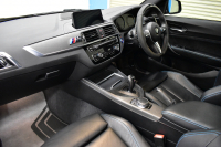 BMW Mシリーズ M2 ｸｰﾍﾟ MDCT 7速DCT LCI後期 ｾﾚｸﾄ&MﾄﾞﾗｲﾊﾞｰｽﾞP ｻﾝR 最高速270㎞/h Mﾊﾟﾌｫｽﾃｱﾘﾝｸﾞ ﾍｷｻｺﾞﾅﾙLEDﾍｯﾄﾞﾗｲﾄ&ﾃｰﾙ ﾋｰﾀｰ付黒革 harman/kardon ﾀｯﾁﾊﾟﾈﾙHDDﾅﾋﾞBｶﾒﾗ 19AW 車線逸脱&歩行者警告 衝突軽減ﾌﾞﾚｰｷ ｶｰﾎﾞﾝｲﾝﾃﾘｱ  2年保証