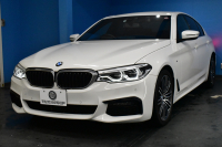 BMW 5シリーズ 530i Mｽﾎﾟｰﾂ 高出力ﾓﾃﾞﾙ ﾊｲﾗｲﾝP 型式変更後ﾓﾃﾞﾙ「ABA-JR20」 全席ﾋｰﾀｰ付黒革 全面液晶ﾒｰﾀｰ LEDﾍｯﾄﾞﾗｲﾄ 追従ACC HUD 車線変更&逸脱警告 衝突軽減B ﾀｯﾁﾊﾟﾈﾙ対応iﾄﾞﾗｲﾌﾞHDDﾅﾋﾞﾌﾙｾｸﾞ 全周囲ｶﾒﾗ3Dﾋﾞｭｰ Bｶﾒﾗ 電動ﾄﾗﾝｸ 19AW 2年保証