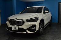 BMW X1 Xdrive18d Xﾗｲﾝ LCI後期 ﾌｪｲｽﾘﾌﾄ後 令和7年5月迄新車保証 4WD ｱﾄﾞﾊﾞﾝｽﾄﾞｱｸﾃｨﾌﾞｾｰﾌﾃｨ&ﾊｲﾗｲﾝ&ｺﾝﾌｫｰﾄP 追従ACC ﾋｰﾀｰ付電動黒革 LEDﾍｯﾄﾞﾗｲﾄ 18AW 車線逸脱&歩行者警告 衝突軽減B ﾀｯﾁﾊﾟﾈﾙﾅﾋﾞ Bｶﾒﾗ 前後PDC 駐車ｱｼｽﾄ 電動Rｹﾞｰﾄ ｽﾏｰﾄｷｰ  2年保証