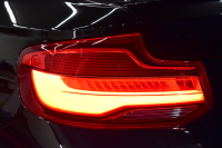 BMW 2シリーズ M240i LCI後期 直6ﾀｰﾎﾞ 340馬力 LEDﾍｯﾄﾞﾗｲﾄ 追従ACC ﾋｰﾀｰ付黒革 ﾀｯﾁﾊﾟﾈﾙiﾄﾞﾗｲﾌﾞHDDﾅﾋﾞ Bｶﾒﾗ 前後PDC 可変Mｻｽ 大型ﾌﾞﾚｰｷｼｽﾃﾑ 車線逸脱&歩行者警告 衝突軽減ﾌﾞﾚｰｷ 18AW ﾊﾟﾄﾞﾙｼﾌﾄ 2年保証