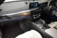 BMW Mシリーズ M5 V8ﾂｲﾝﾀｰﾎﾞ600馬力 MxDrive（4WD/2WD切替可）全席ﾋｰﾀｰ&前席ﾍﾞﾝﾁﾚｰｼｮﾝ付ｼﾙﾊﾞｰｽﾄｰﾝ&ﾌﾞﾗｯｸﾚｻﾞｰ ﾀﾞｰｸｶｰﾎﾞﾝｲﾝﾃﾘｱ 追従ACC LCW LEDﾍｯﾄﾞﾗｲﾄ HUD 液晶ﾒｰﾀｰ 3Dﾋﾞｭｰ 20AW 2年保証