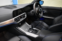 BMW 3シリーズ M340i Xﾄﾞﾗｲﾌﾞ ｻﾝﾙｰﾌ ｲﾉﾍﾞｰｼｮﾝP ﾋｰﾀｰ付黒革 ACC HUD ﾚｰｻﾞｰLEDﾗｲﾄ 可変Mｻｽ 19AW Mｽﾎﾟｰﾂﾌﾞﾚｰｷ ｼﾞｪｽﾁｬｰC付ﾀｯﾁﾊﾟﾈﾙﾅﾋﾞ全周囲ｶﾒﾗ ﾊｰﾏﾝｶｰﾄﾞﾝ 側面衝突&車線変更&逸脱警告 2年保証