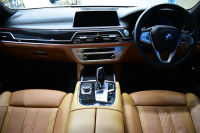 BMW 7シリーズ 740i Mｽﾎﾟｰﾂ ｻﾝﾙｰﾌ ﾚｰｻﾞｰLEDﾍｯﾄﾞﾗｲﾄ 全席ﾋｰﾀｰ 前席ﾏｯｻｰｼﾞ&ﾍﾞﾝﾁﾚｰｼｮﾝ付茶革 20AW ACC HUD ﾊｰﾏﾝｶｰﾄﾞﾝ ﾀｯﾁﾊﾟﾈﾙﾅﾋﾞ3Dﾋﾞｭｰﾌﾙｾｸﾞ LCW 液晶ﾒｰﾀｰ 20AW 車線逸脱&歩行者警告 衝突軽減ﾌﾞﾚｰｷ 電動ﾄﾗﾝｸ 2年保証