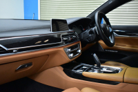 BMW 7シリーズ 740i Mｽﾎﾟｰﾂ ｻﾝﾙｰﾌ ﾚｰｻﾞｰLEDﾍｯﾄﾞﾗｲﾄ 全席ﾋｰﾀｰ 前席ﾏｯｻｰｼﾞ&ﾍﾞﾝﾁﾚｰｼｮﾝ付茶革 20AW ACC HUD ﾊｰﾏﾝｶｰﾄﾞﾝ ﾀｯﾁﾊﾟﾈﾙﾅﾋﾞ3Dﾋﾞｭｰﾌﾙｾｸﾞ LCW 液晶ﾒｰﾀｰ 20AW 車線逸脱&歩行者警告 衝突軽減ﾌﾞﾚｰｷ 電動ﾄﾗﾝｸ 2年保証