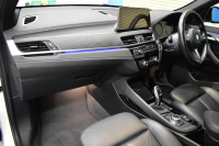 BMW X1 Xdrive18d Mｽﾎﾟｰﾂ LCI後期 ﾌｪｲｽﾘﾌﾄ後 1ｵｰﾅｰ 4WD ｾﾚｸﾄ&ｱﾄﾞﾊﾞﾝｽﾄﾞｱｸﾃｨﾌﾞｾｰﾌﾃｨ&ﾊｲﾗｲﾝ&ｺﾝﾌｫｰﾄP ﾊﾟﾉﾗﾏｶﾞﾗｽｻﾝﾙｰﾌ ACC ﾋｰﾀｰ付電動黒革 LEDﾍｯﾄﾞﾗｲﾄ 18AW 車線逸脱&歩行者警告 衝突軽減B ﾀｯﾁﾊﾟﾈﾙﾅﾋﾞ Bｶﾒﾗ 電動Rｹﾞｰﾄ 2年保証