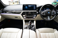 BMW 5シリーズ 530e Mｽﾎﾟｰﾂ LCI後期 PHEV ｴｸｽｸﾙｰｼﾌﾞﾅｯﾊﾟﾚｻﾞｰP 全席ﾋｰﾀｰ&Fﾍﾞﾝﾁﾚｰｼｮﾝ付ｱｲﾎﾞﾘｰﾅｯﾊﾟﾚｻﾞｰ LEDﾍｯﾄﾞﾗｲﾄ 可変ｻｽﾍﾟﾝｼｮﾝ ﾗｲﾌﾞｺｸﾋﾟｯﾄ ACC HUD LCW ﾀｯﾁﾊﾟﾈﾙﾅﾋﾞ全周囲ｶﾒﾗ ﾌﾙｾｸﾞ 電動ﾄﾗﾝｸ Mｽﾎﾟｰﾂﾌﾞﾚｰｷ  2年保証