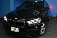 BMW X1 Xdrive20i Mｽﾎﾟｰﾂ 4WD ｱﾄﾞﾊﾞﾝｽﾄﾞｱｸﾃｨﾌﾞｾｰﾌﾃｨP 追従ACC HUD ﾋｰﾀｰ付電動黒革 ﾀｯﾁﾊﾟﾈﾙﾅﾋﾞBｶﾒﾗ Pｱｼｽﾄ前後PDC LEDﾍｯﾄﾞﾗｲﾄ 衝突軽減 車線逸脱&歩行者警告 電動Rｹﾞｰﾄ ﾄﾞﾗﾊﾟﾌｫ 2年保証