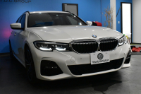 BMW 3シリーズ 320d Xﾄﾞﾗｲﾌﾞ ﾂｰﾘﾝｸﾞ Mｽﾎﾟｰﾂ 4WD ﾊｲﾗｲﾝ＆ｺﾝﾌｫｰﾄP ﾌﾙｾｸﾞTV 19AW Pｱｼｽﾄﾌﾟﾗｽ 3Dﾋﾞｭｰ全周囲ｶﾒﾗ ﾋｰﾀｰ付黒革 BMWﾗｲﾌﾞｺｯｸﾋﾟｯﾄ ｱｯﾌﾟﾙｶｰﾌﾟﾚｲ  ACC LEDﾍｯﾄﾞﾗｲﾄ 車線変更&逸脱&歩行者警告 2年保証