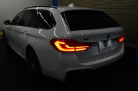 BMW 5シリーズ 540i Xﾄﾞﾗｲﾌﾞﾂｰﾘﾝｸﾞ Mｽﾎﾟｰﾂ 4WD ｺﾝﾌｫｰﾄ&ｾﾚｸﾄP ﾗｲﾌﾞｺｯｸﾋﾟｯﾄ ﾊﾟﾉﾗﾏｻﾝﾙｰﾌ harman/kardon Fﾍﾞﾝﾁﾚｰｼｮﾝ&ﾏｯｻｰｼﾞ全席ﾋｰﾀｰ付黒革 Mｽﾎﾟｰﾂﾌﾞﾚｰｷ LEDﾍｯﾄﾞﾗｲﾄ 液晶ﾒｰﾀｰ ACC HUD LCW 全周囲ｶﾒﾗ ﾌﾙｾｸﾞ 2年保証