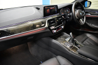 BMW 5シリーズ 540i Xﾄﾞﾗｲﾌﾞﾂｰﾘﾝｸﾞ Mｽﾎﾟｰﾂ 4WD ｺﾝﾌｫｰﾄ&ｾﾚｸﾄP ﾗｲﾌﾞｺｯｸﾋﾟｯﾄ ﾊﾟﾉﾗﾏｻﾝﾙｰﾌ harman/kardon Fﾍﾞﾝﾁﾚｰｼｮﾝ&ﾏｯｻｰｼﾞ全席ﾋｰﾀｰ付黒革 Mｽﾎﾟｰﾂﾌﾞﾚｰｷ LEDﾍｯﾄﾞﾗｲﾄ 液晶ﾒｰﾀｰ ACC HUD LCW 全周囲ｶﾒﾗ ﾌﾙｾｸﾞ 2年保証