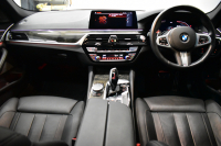 BMW 5シリーズ 540i Xﾄﾞﾗｲﾌﾞﾂｰﾘﾝｸﾞ Mｽﾎﾟｰﾂ 4WD ｺﾝﾌｫｰﾄ&ｾﾚｸﾄP ﾗｲﾌﾞｺｯｸﾋﾟｯﾄ ﾊﾟﾉﾗﾏｻﾝﾙｰﾌ harman/kardon Fﾍﾞﾝﾁﾚｰｼｮﾝ&ﾏｯｻｰｼﾞ全席ﾋｰﾀｰ付黒革 Mｽﾎﾟｰﾂﾌﾞﾚｰｷ LEDﾍｯﾄﾞﾗｲﾄ 液晶ﾒｰﾀｰ ACC HUD LCW 全周囲ｶﾒﾗ ﾌﾙｾｸﾞ 2年保証