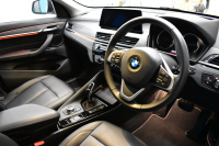 BMW X1 Xdrive18d Xﾗｲﾝ LCI後期 ﾌｪｲｽﾘﾌﾄ後ﾓﾃﾞﾙ 4WD ｱﾄﾞﾊﾞﾝｽﾄﾞｱｸﾃｨﾌﾞｾｰﾌﾃｨ&ﾊｲﾗｲﾝ&ｺﾝﾌｫｰﾄP 追従ACC HUD ﾋｰﾀｰ付電動黒革 LEDﾍｯﾄﾞﾗｲﾄ 18AW 車線逸脱&歩行者警告 衝突軽減B ﾀｯﾁﾊﾟﾈﾙHDDﾅﾋﾞ Bｶﾒﾗ Pｱｼｽﾄ 電動Rｹﾞｰﾄ ｽﾏｰﾄｷｰ  2年保証