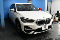 BMW X1 Xdrive18d Xﾗｲﾝ LCI後期 ﾌｪｲｽﾘﾌﾄ後ﾓﾃﾞﾙ 4WD ｱﾄﾞﾊﾞﾝｽﾄﾞｱｸﾃｨﾌﾞｾｰﾌﾃｨ&ﾊｲﾗｲﾝ&ｺﾝﾌｫｰﾄP 追従ACC HUD ﾋｰﾀｰ付電動黒革 LEDﾍｯﾄﾞﾗｲﾄ 18AW 車線逸脱&歩行者警告 衝突軽減B ﾀｯﾁﾊﾟﾈﾙHDDﾅﾋﾞ Bｶﾒﾗ Pｱｼｽﾄ 電動Rｹﾞｰﾄ ｽﾏｰﾄｷｰ  2年保証