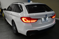 BMW 5シリーズ 523iﾂｰﾘﾝｸﾞ Mｽﾎﾟｰﾂ ｲﾉﾍﾞｰｼｮﾝ&ﾊｲﾗｲﾝP 液晶ﾒｰﾀｰ LEDﾍｯﾄﾞﾗｲﾄ 全席ﾋｰﾀｰ付黒革 追従ACC HUD ｼﾞｪｽﾁｬｰｺﾝﾄﾛｰﾙ対応ﾀｯﾁﾊﾟﾈﾙHDDﾅﾋﾞ 全周囲ｶﾒﾗ3Dﾋﾞｭｰ Pｱｼｽﾄ ﾜｲﾔﾚｽ充電 車線変更&逸脱&歩行者警告 19AW ﾃﾞｨｽﾌﾟﾚｲｷｰ 2年保証