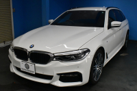 BMW 5シリーズ 523iﾂｰﾘﾝｸﾞ Mｽﾎﾟｰﾂ ｲﾉﾍﾞｰｼｮﾝ&ﾊｲﾗｲﾝP 液晶ﾒｰﾀｰ LEDﾍｯﾄﾞﾗｲﾄ 全席ﾋｰﾀｰ付黒革 追従ACC HUD ｼﾞｪｽﾁｬｰｺﾝﾄﾛｰﾙ対応ﾀｯﾁﾊﾟﾈﾙHDDﾅﾋﾞ 全周囲ｶﾒﾗ3Dﾋﾞｭｰ Pｱｼｽﾄ ﾜｲﾔﾚｽ充電 車線変更&逸脱&歩行者警告 19AW ﾃﾞｨｽﾌﾟﾚｲｷｰ 2年保証