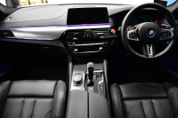 BMW Mシリーズ M5 V8ﾂｲﾝﾀｰﾎﾞ600馬力 MxDrive（4WD/2WD切替可）ｺﾝﾌｫｰﾄP  全席ﾋｰﾀｰ&前席ﾍﾞﾝﾁﾚｰｼｮﾝ&ﾏｯｻｰｼﾞ付ﾌﾞﾗｯｸﾚｻﾞｰ ｽﾃｱﾘﾝｸﾞﾋｰﾀｰ ｱﾝﾋﾞｴﾝﾄｴｱP  追従ACC LCW LEDﾍｯﾄﾞﾗｲﾄ HUD ﾀﾞｰｸｶｰﾎﾞﾝｱﾙﾐｲﾝﾃﾘｱ 液晶ﾒｰﾀｰ 3Dﾋﾞｭｰ 20AW 2年保証