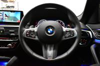 BMW 5シリーズ 523d Mｽﾎﾟｰﾂ ｲﾉﾍﾞｰｼｮﾝ&ﾊｲﾗｲﾝP 全席ﾋｰﾀｰ付黒革 LEDﾍｯﾄﾞﾗｲﾄ 追従ACC HUD ｼﾞｪｽﾁｬｰCﾀｯﾁﾊﾟﾈﾙ対応iﾄﾞﾗｲﾌﾞHDDﾅﾋﾞﾌﾙｾｸﾞ 全周囲ｶﾒﾗ3Dﾋﾞｭｰ 車線変更&逸脱警告 衝突軽減B 電動ﾄﾗﾝｸ 19AW 液晶ﾒｰﾀｰ ﾜｲﾔﾚｽ充電 2年保証