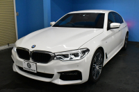 BMW 5シリーズ 523d Mｽﾎﾟｰﾂ ｲﾉﾍﾞｰｼｮﾝ&ﾊｲﾗｲﾝP 全席ﾋｰﾀｰ付黒革 LEDﾍｯﾄﾞﾗｲﾄ 追従ACC HUD ｼﾞｪｽﾁｬｰCﾀｯﾁﾊﾟﾈﾙ対応iﾄﾞﾗｲﾌﾞHDDﾅﾋﾞﾌﾙｾｸﾞ 全周囲ｶﾒﾗ3Dﾋﾞｭｰ 車線変更&逸脱警告 衝突軽減B 電動ﾄﾗﾝｸ 19AW 液晶ﾒｰﾀｰ ﾜｲﾔﾚｽ充電 2年保証